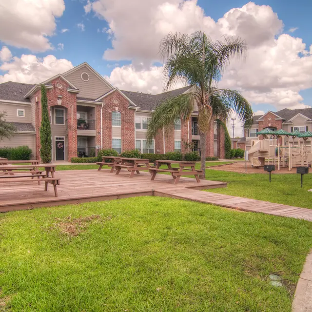 Little Nell - Neighborhood, Grass, Plant