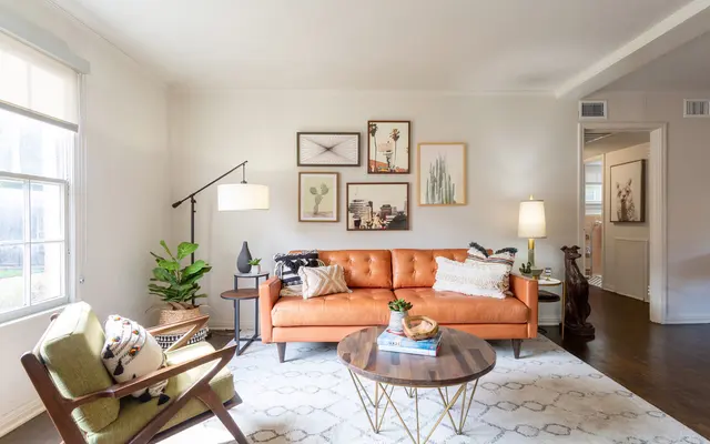 Hampton Plaza Hampton Plaza - Home Decor, Furniture, Table