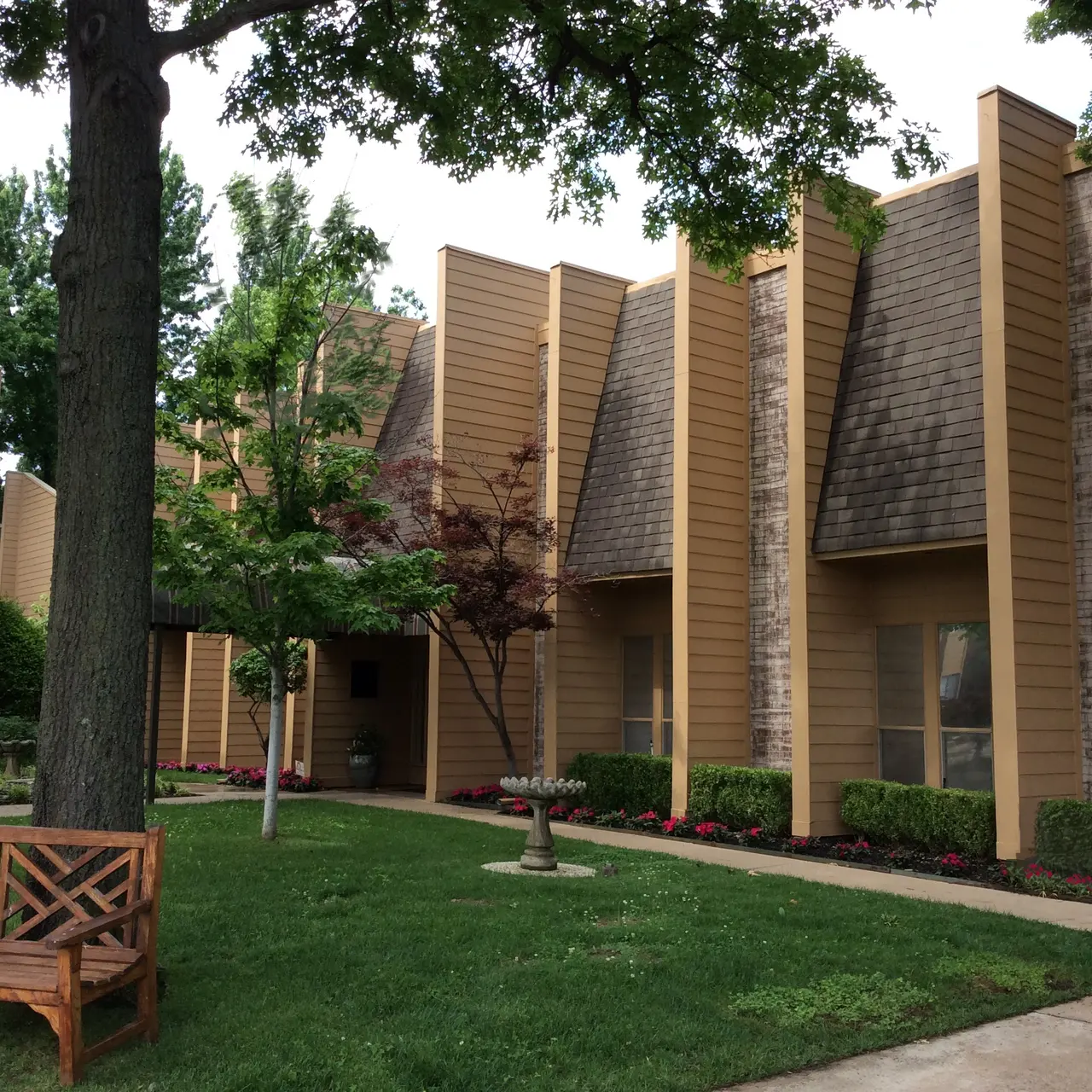 5400 South - Exterior 5400 South - Lawn, Tree