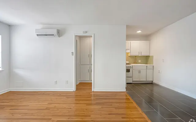 Lakewood-Plaza (26)-min.jpg