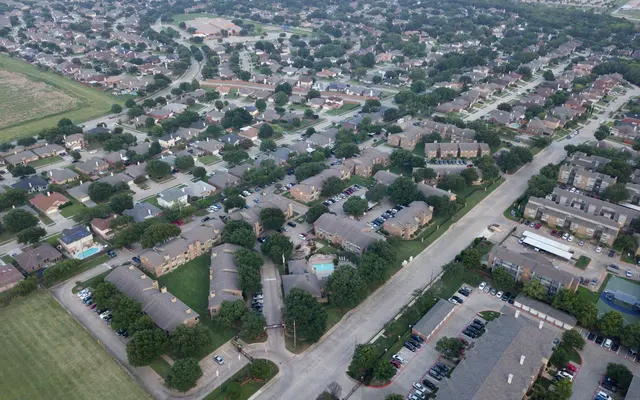 Windscape Apartments - Road, Urban