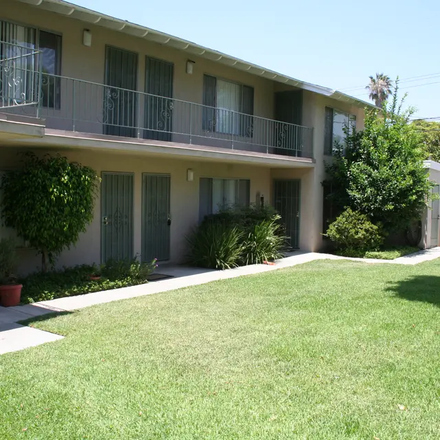 Sherwood Gardens Apartments - Grass, Lawn, Neighborhood