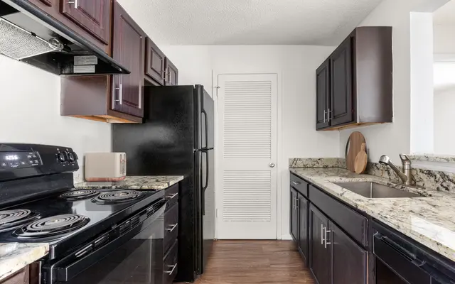 Eagles Point - Indoors, Interior Design, Kitchen