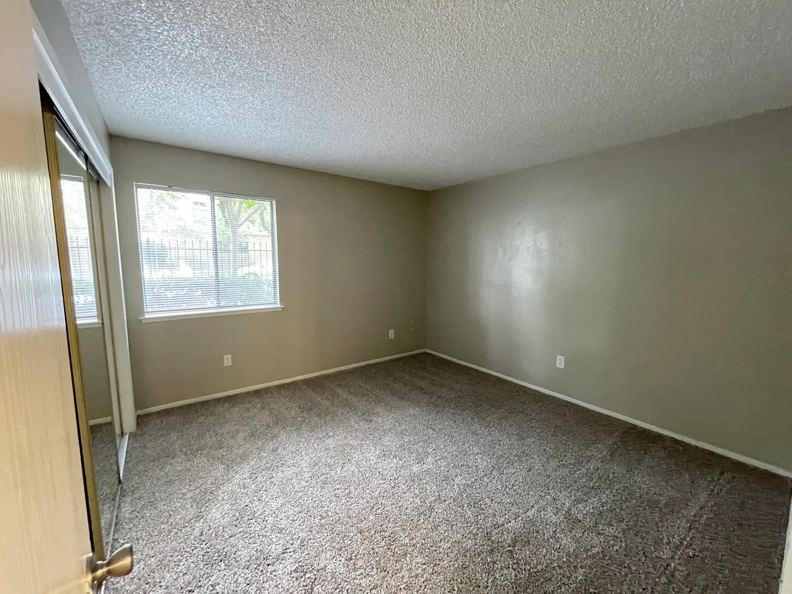 Fulton Villas Apartments - Floor, Flooring, Indoors