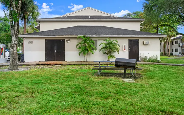 Woodsale Oaks - Grass, Outdoors, Shelter