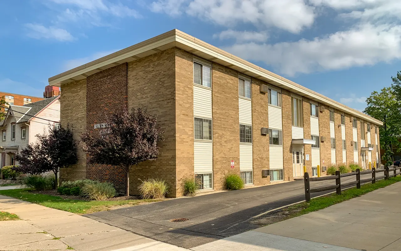 Riverview Club - City, Urban, Apartment Building