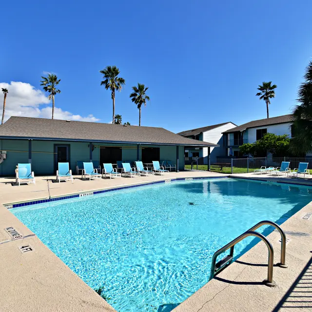 Land's End - Pool, Hotel