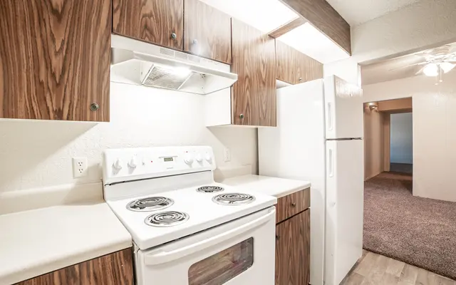 Wildwood Apartments - Room, Indoors, Oven