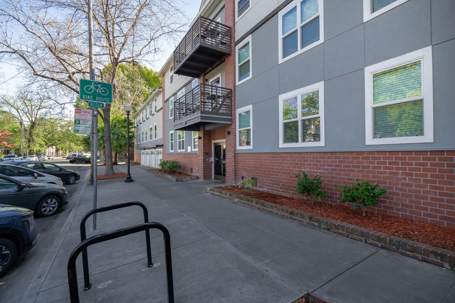 Entro Apartments - City, Road, Street