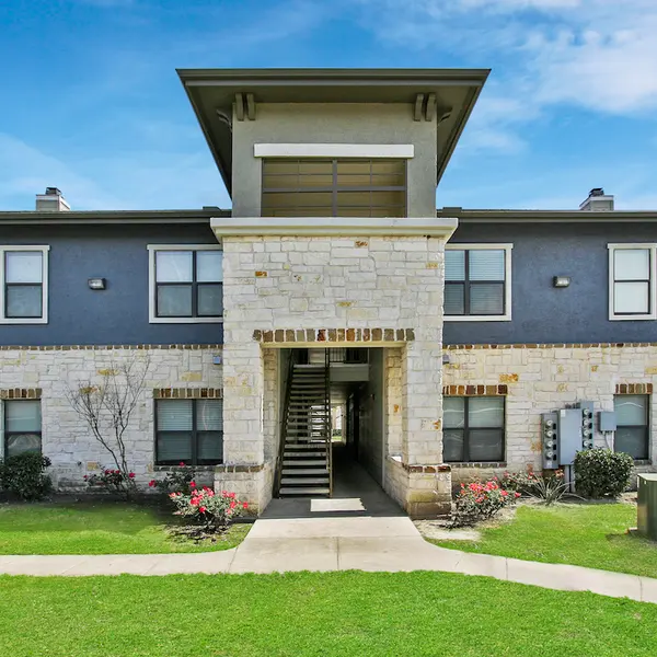 Hollow Tree Parc - Lawn, Grass