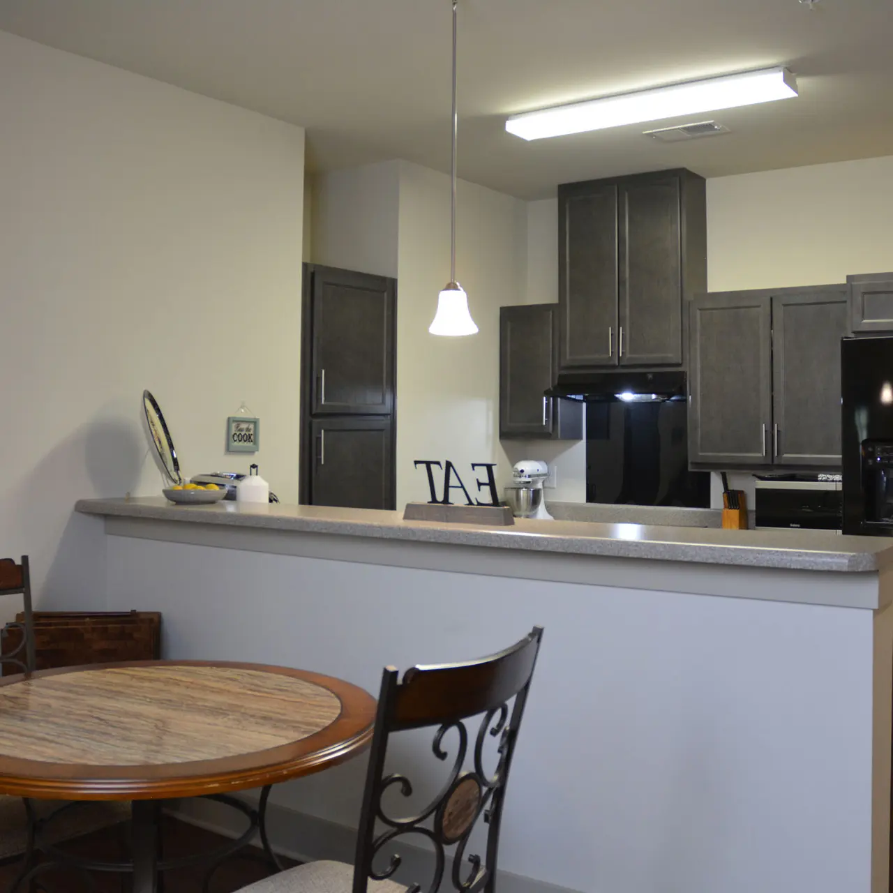 Lodge at Hickory - Furniture, Table, Dining Room