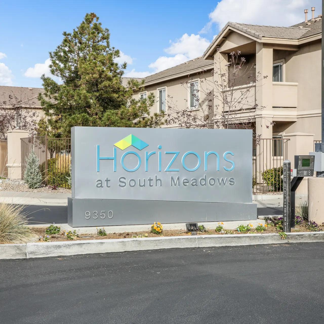 Horizons at South Meadows - Neighborhood, City, Street