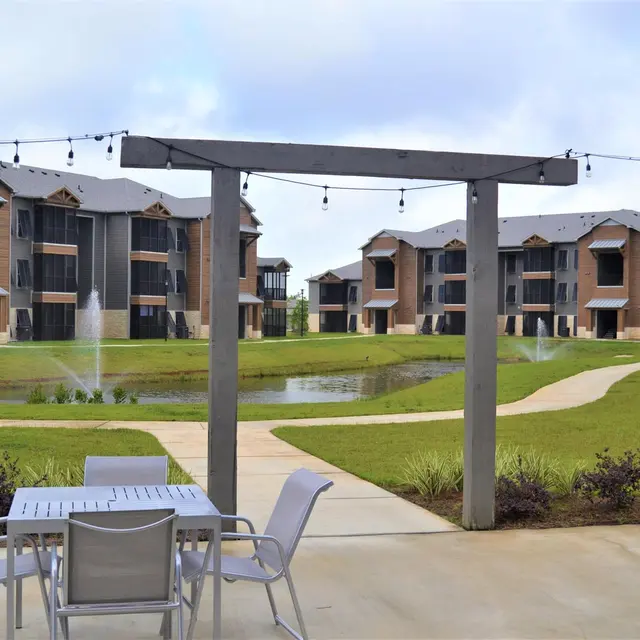Belforest Apartments - Lawn, Porch