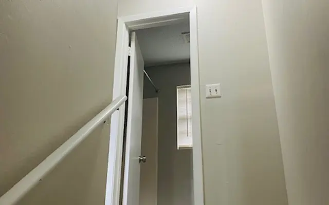 Bridgeport Apartments - Indoors, Room