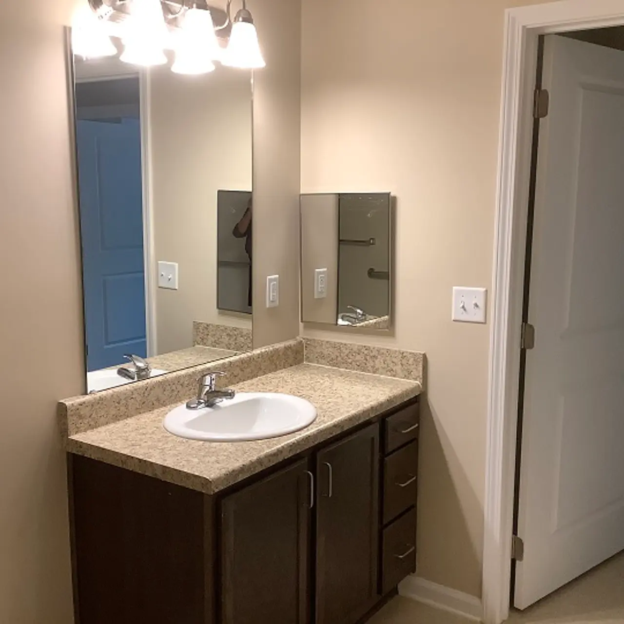 Prosperity Ridge - Sink, Corner, Sink Faucet