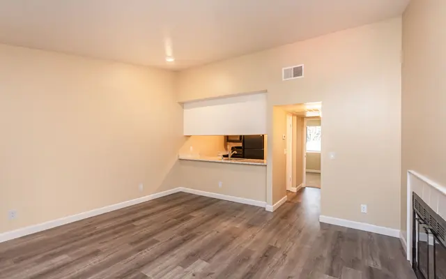 Donner at Fair Oaks - Corner, Floor, Flooring