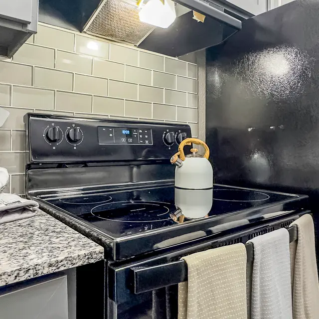 V at SoCo V at SoCo - Device, Shovel, Appliance