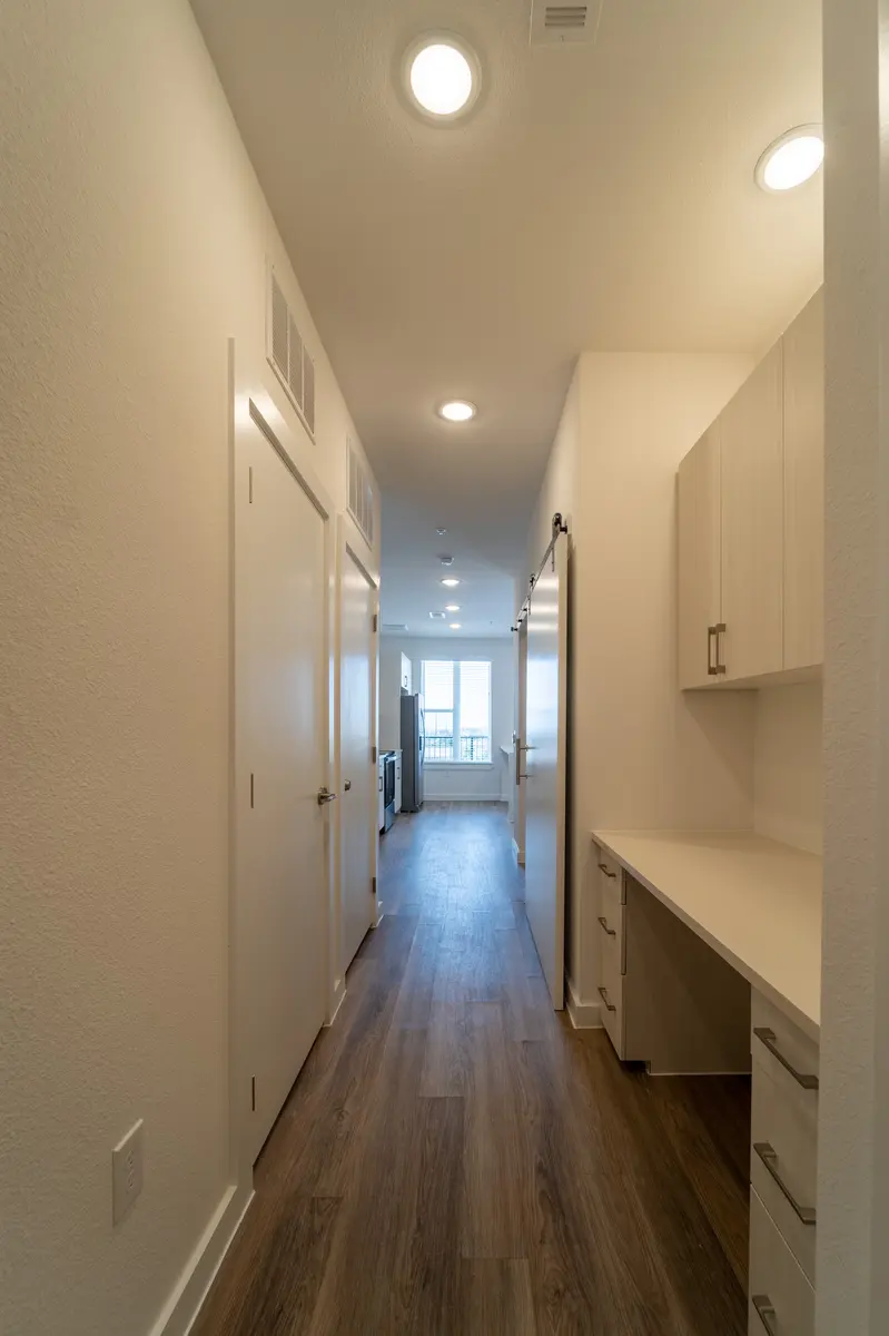 Ellis Highline - Flooring, Floor, Corridor