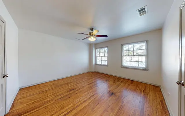 6015 Reiger - Wood, Floor
