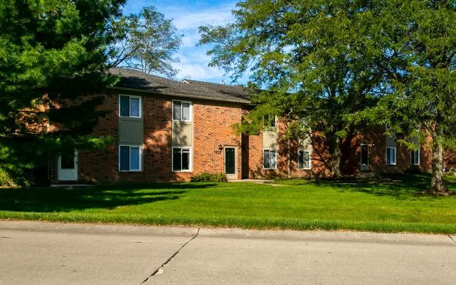 Greenfield Knoll Greenfield Knoll - Tree, Grass