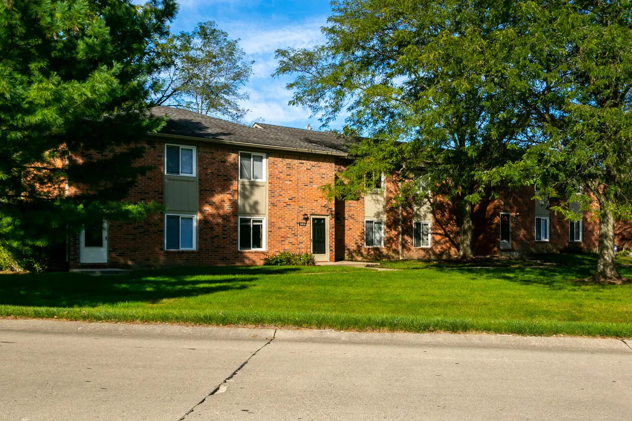 Greenfield Knoll Greenfield Knoll - Tree, Grass