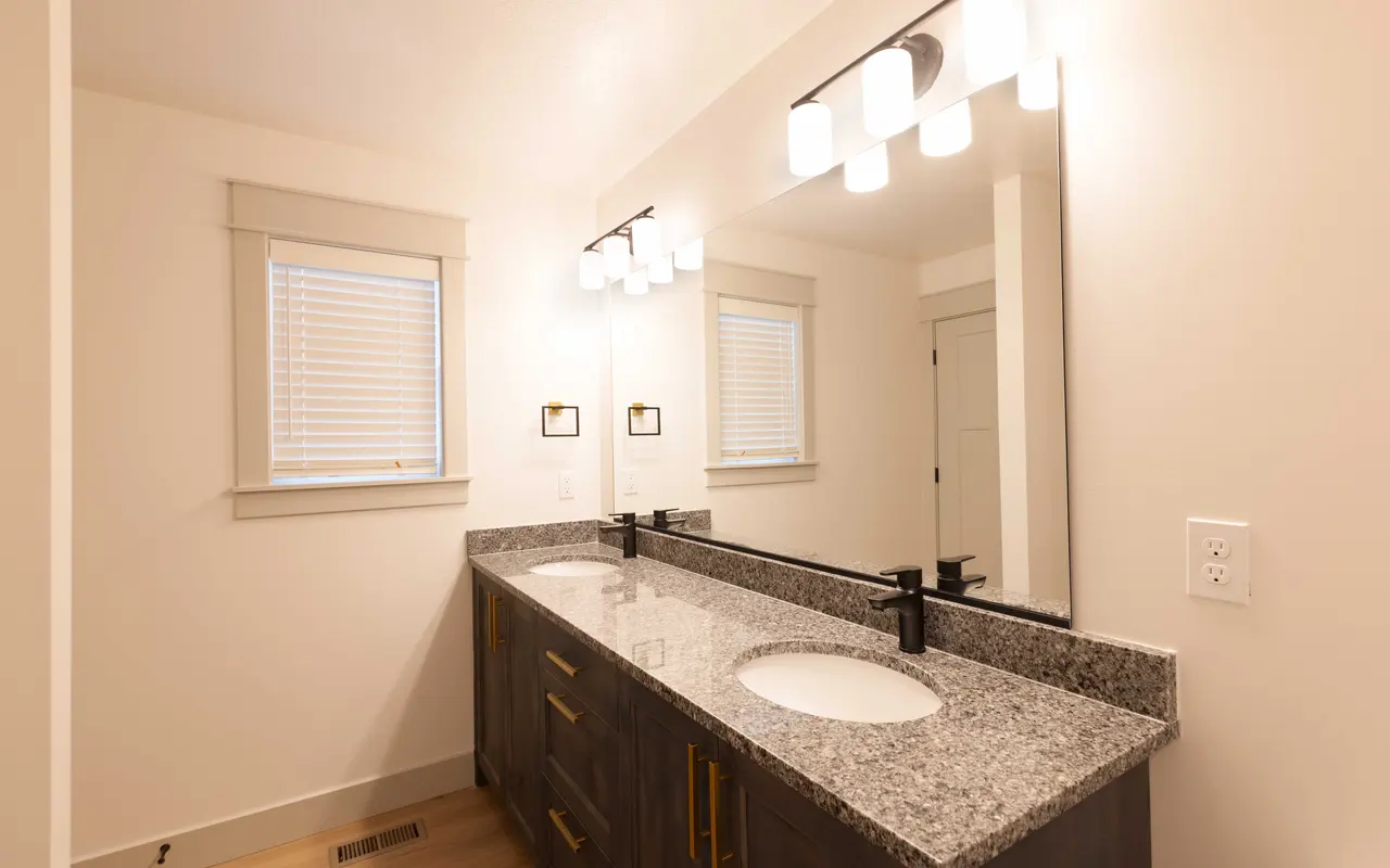 Copperwoods at Harrisville - Corner, Sink, Sink Faucet