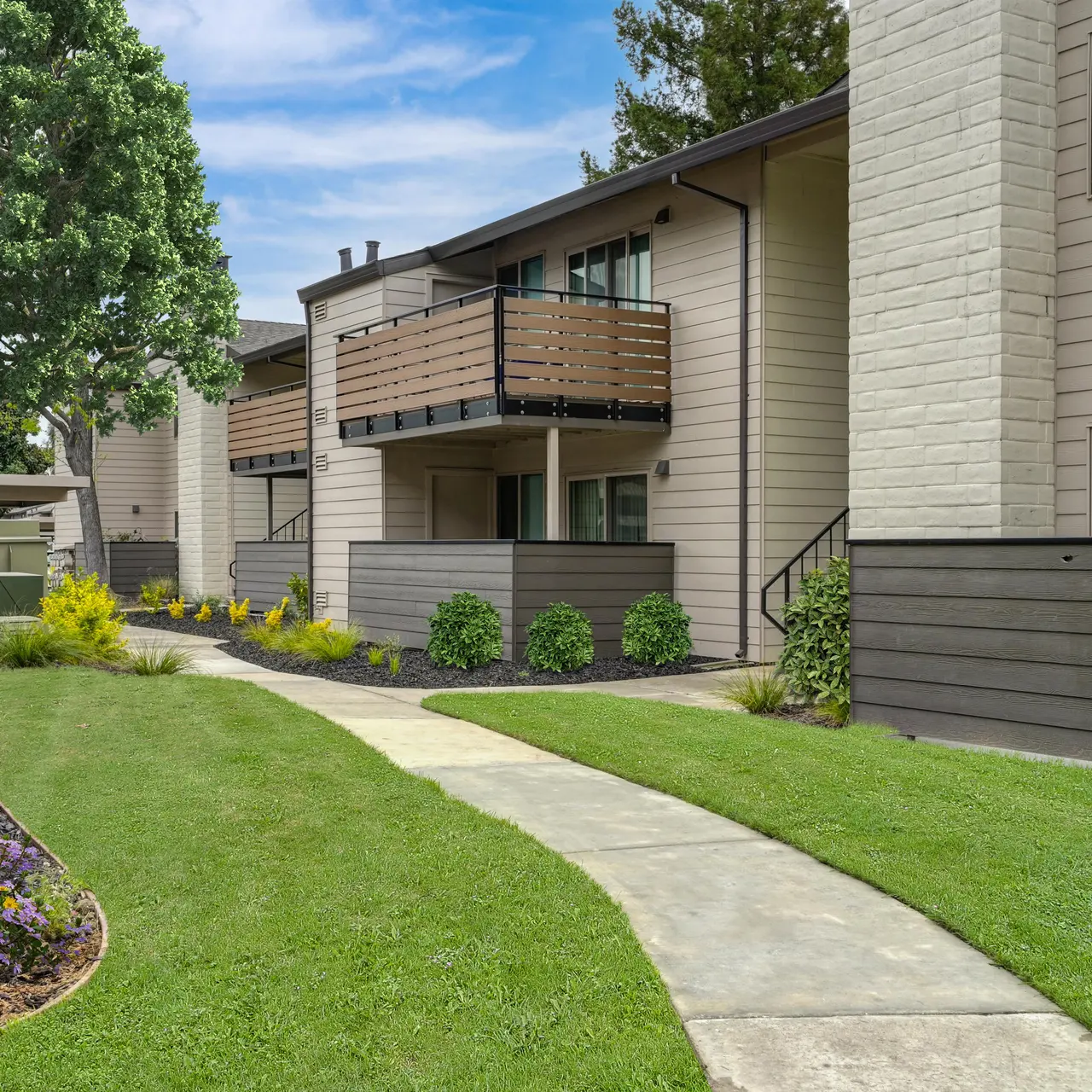 Sand Creek - Grass, Neighborhood, Backyard