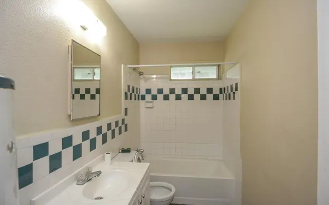 Liberty Village Apartment Homes - Room