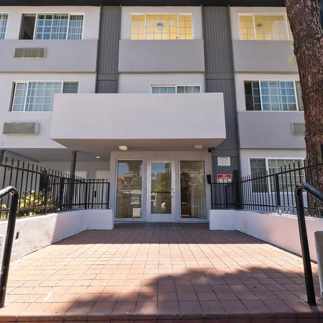 Colina Park North - Condo, Housing, House