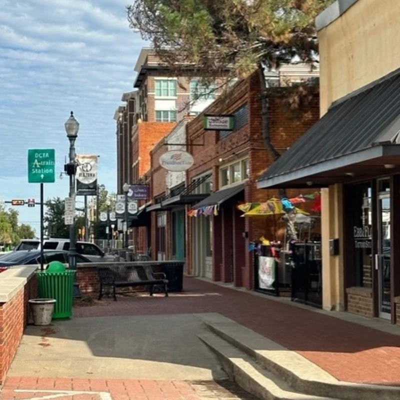 Autumn Breeze Apartments - City, Road, Street