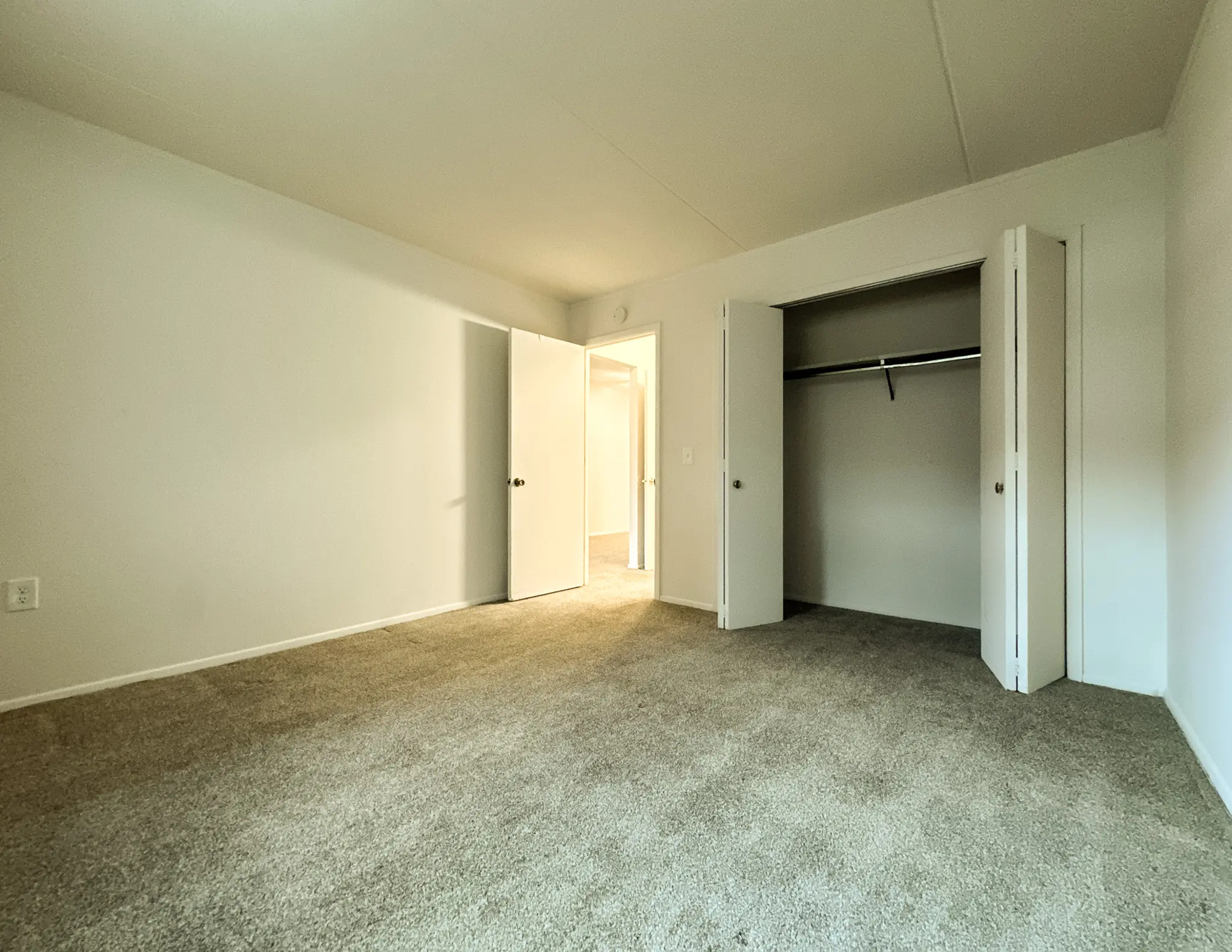 Fairview Park Manor - Corner, Floor, Flooring