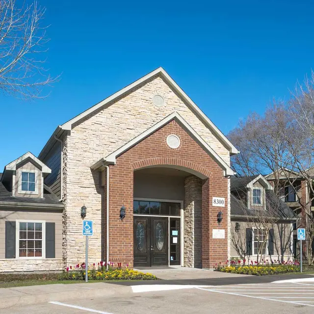 Bellfort Pines Bellfort Pines - House, Housing, Portico