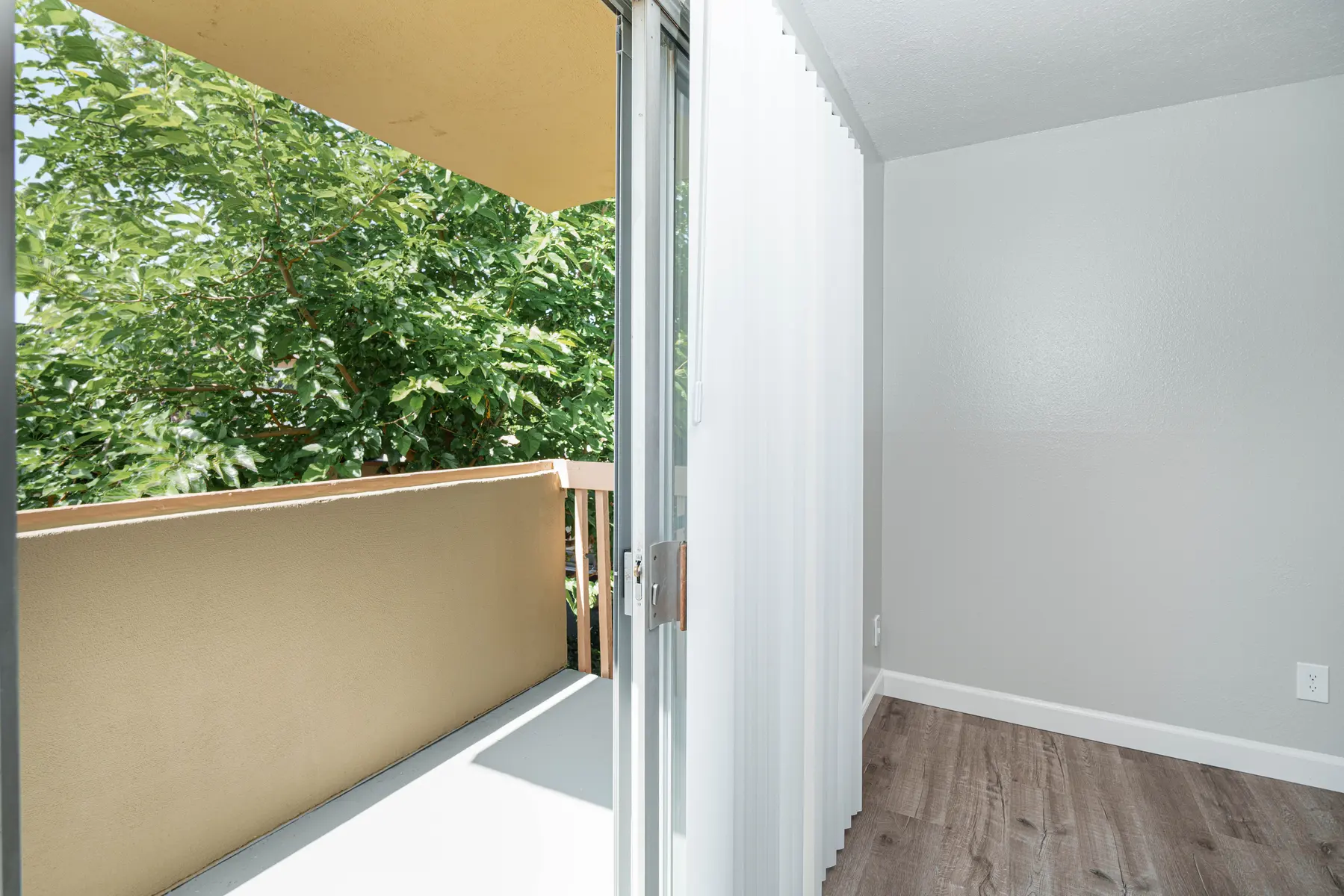 Crestview North - Indoors, Interior Design, Balcony