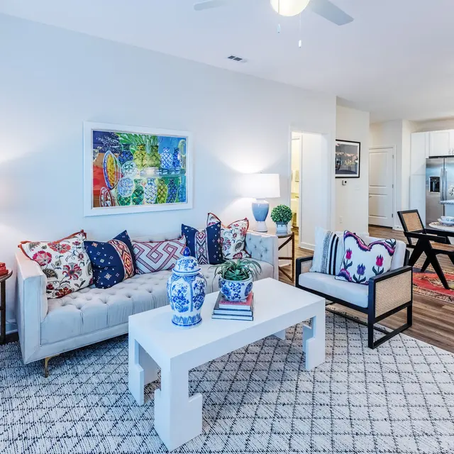 102960081.jpg 102960081.jpg