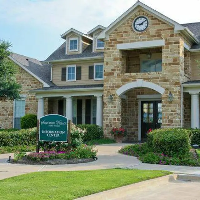 Silverton Village - Grass, Lawn, Housing