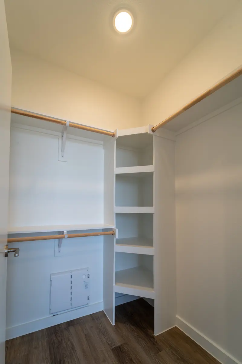 Ellis Highline - Furniture, Closet, Cupboard