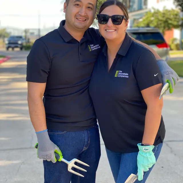 Dinerstein Dinerstein - Pants, Glove, Portrait