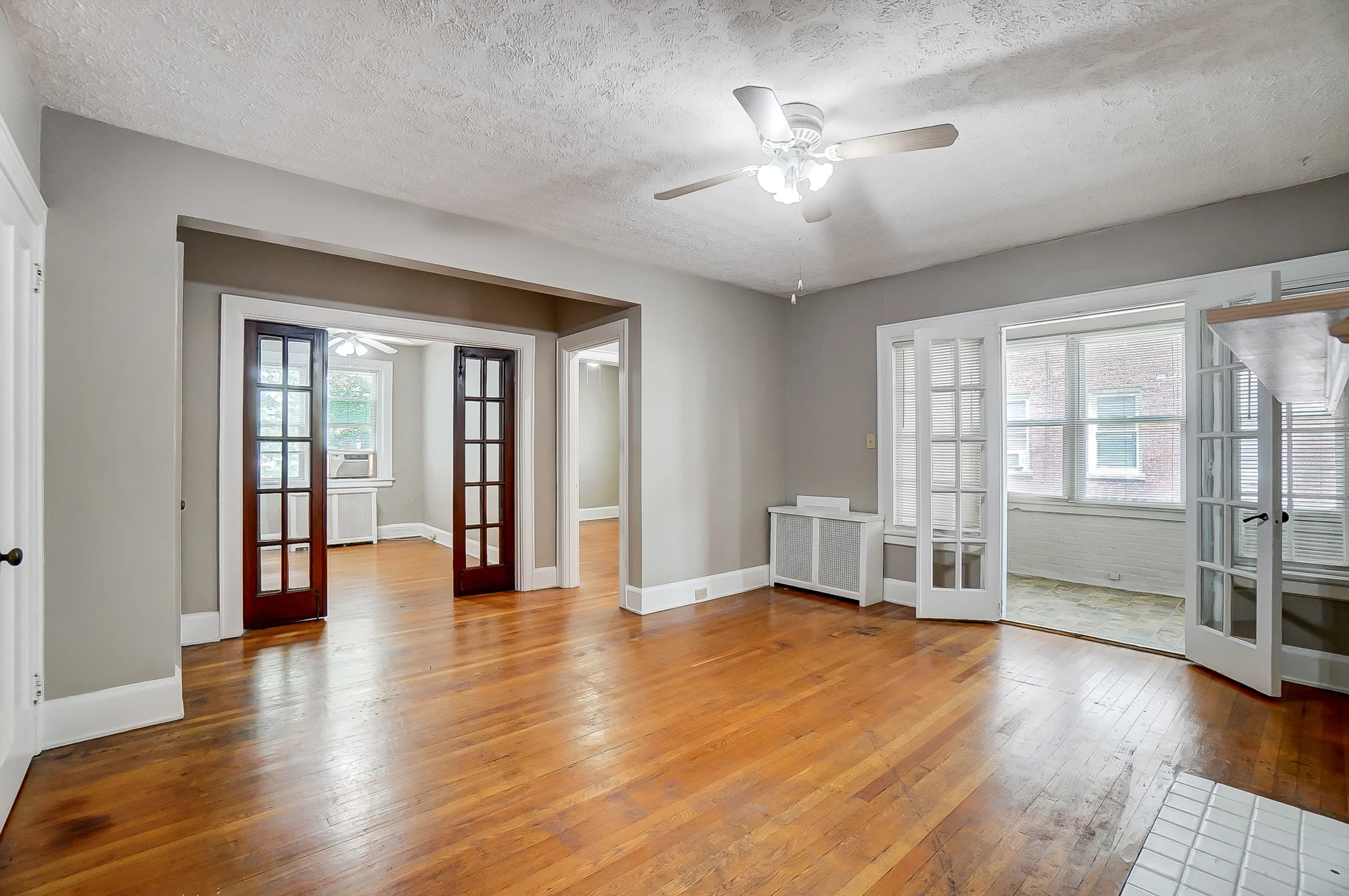 Madison Road - Door, Floor, Ceiling Fan