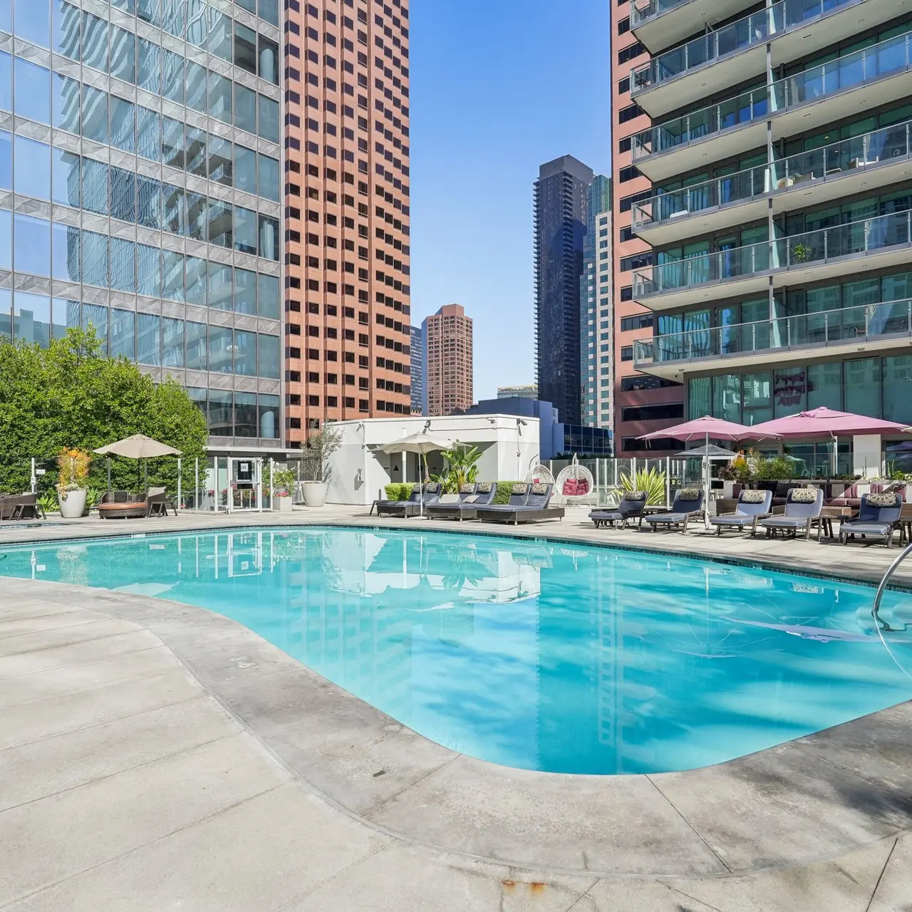 Apex The One - Pool and Spa