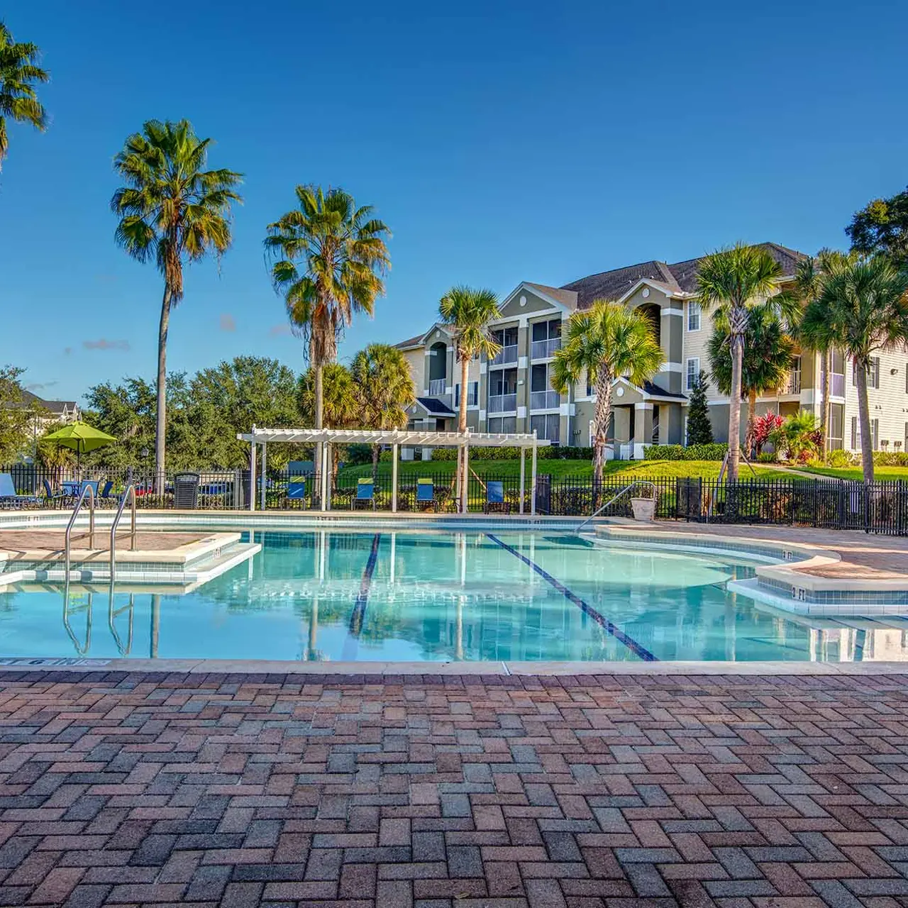 Sunset Lakes - Hotel
