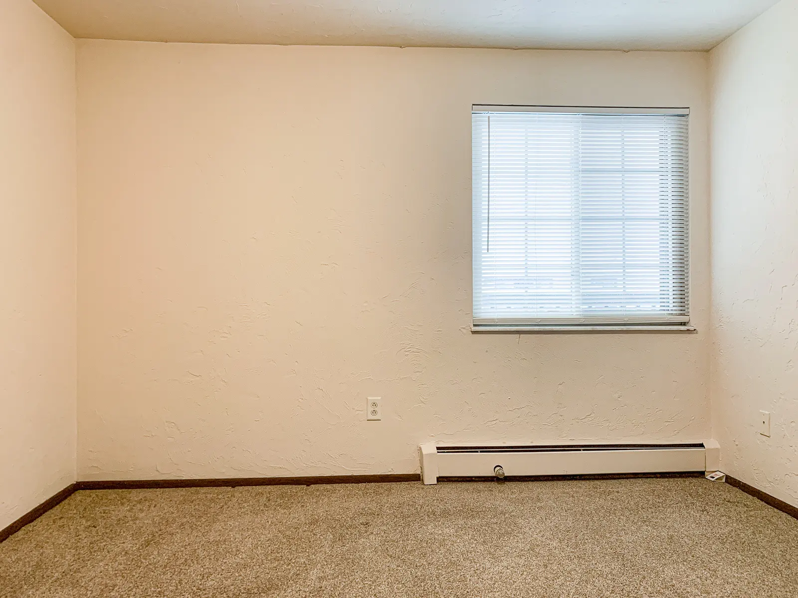 Academy Court - Corner, Floor, Flooring