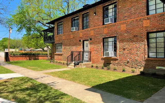 Casa Tremont - Brick, Housing, Building