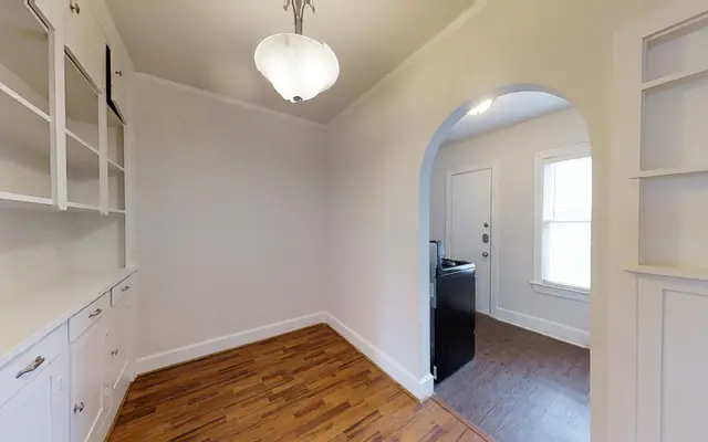 Marquita Court Apartments - Wood, Floor