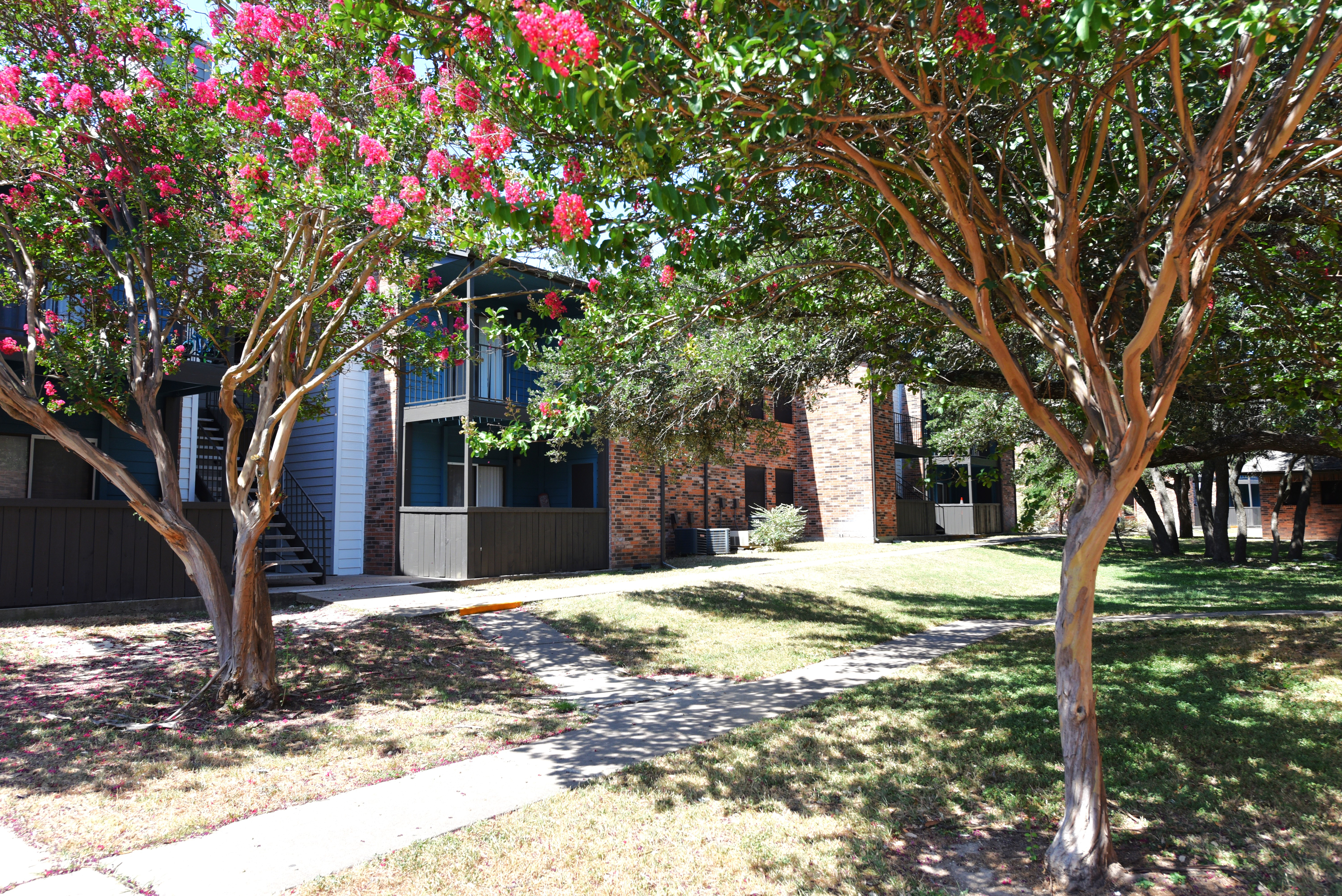 Indian Creek Apartments Indian Creek Apartments - Arbour, Garden, Nature