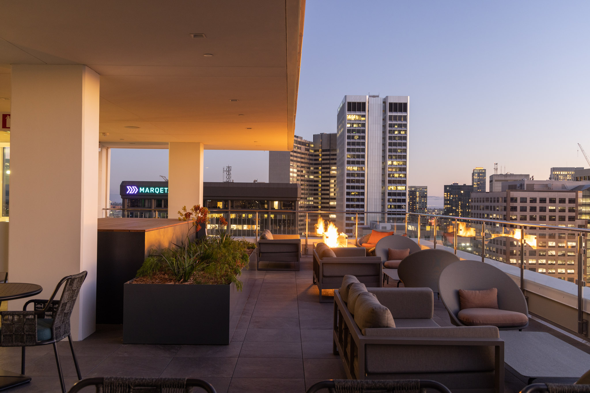 Vespr Vespr - Fire Pit With City Views