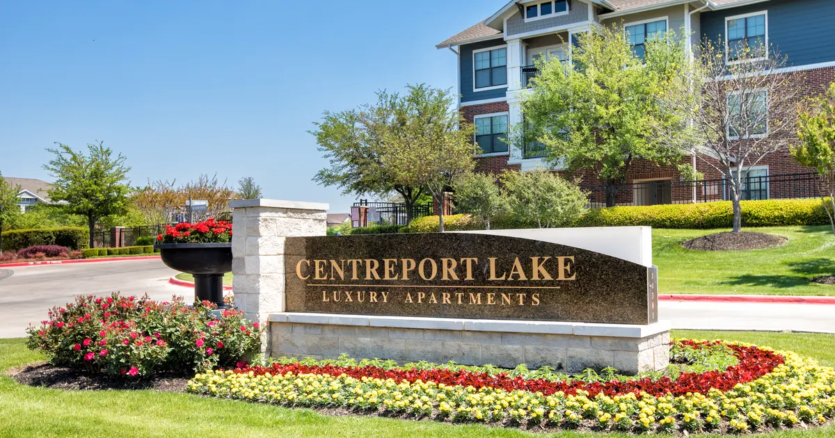 Centreport Lake Apartments