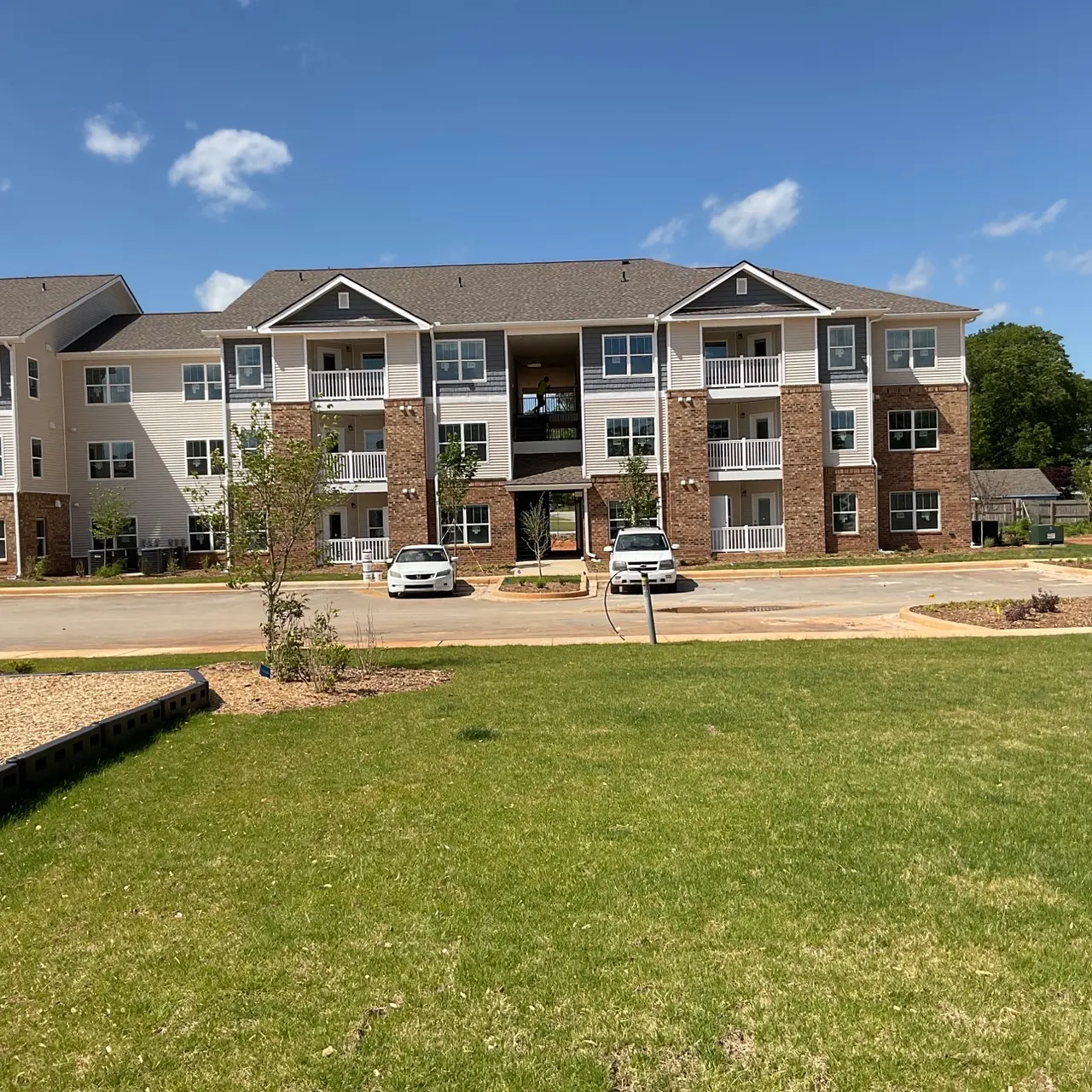 Westview Terrace SC - Suburb, Car, City