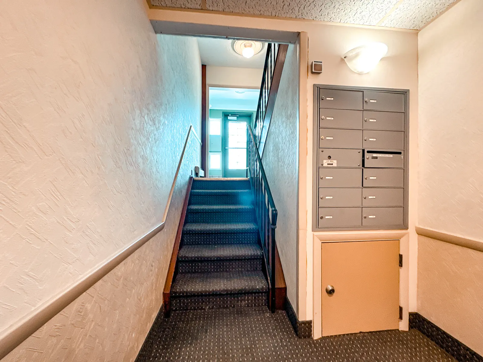 Kingston Square - House, Housing, Staircase