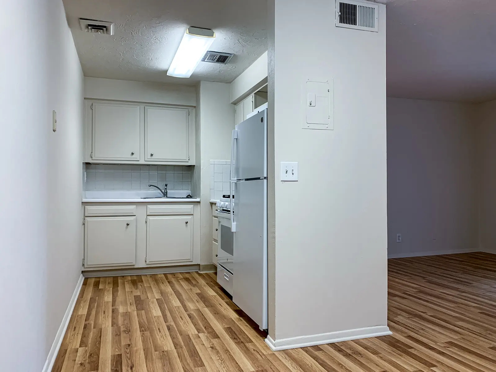 Pentamen Arms - Indoors, Interior Design, Floor