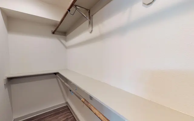 Apartments at M-Streets - Shelf, Corner